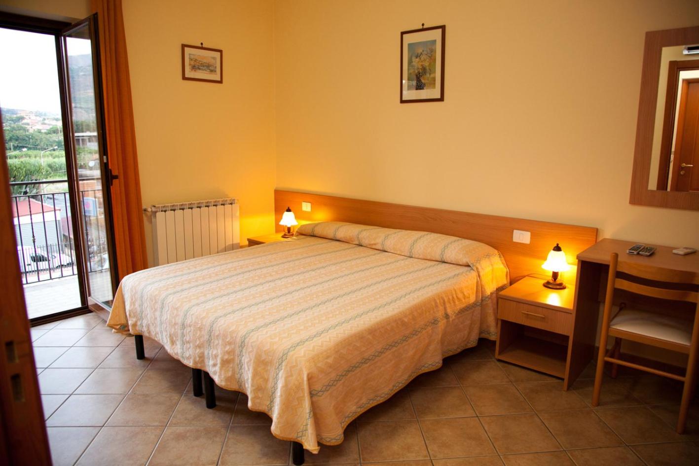 Caffè Nuovo 2 Holiday Rooms