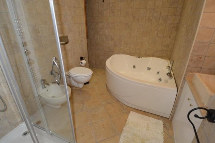 Residenza Casale San Francesco free parking