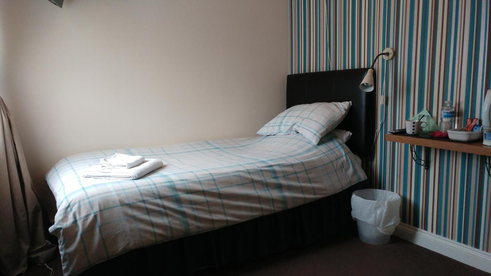 The Three Horseshoes