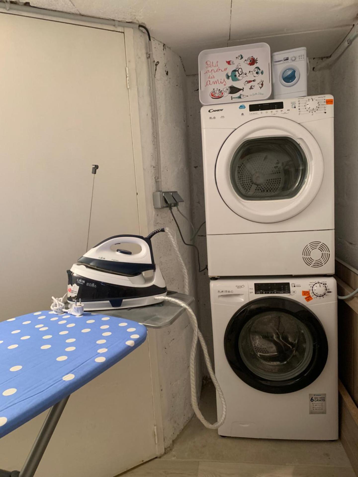 Les pieds dans l'eau accès direct à la plage !