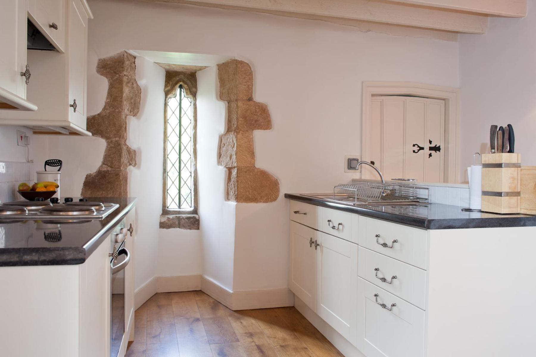 Welsh Gatehouse, Historic Castle which can cater for Electric Vehicle