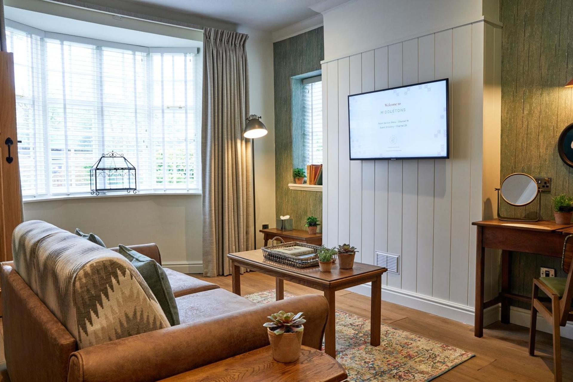 Communal lounge/ TV room