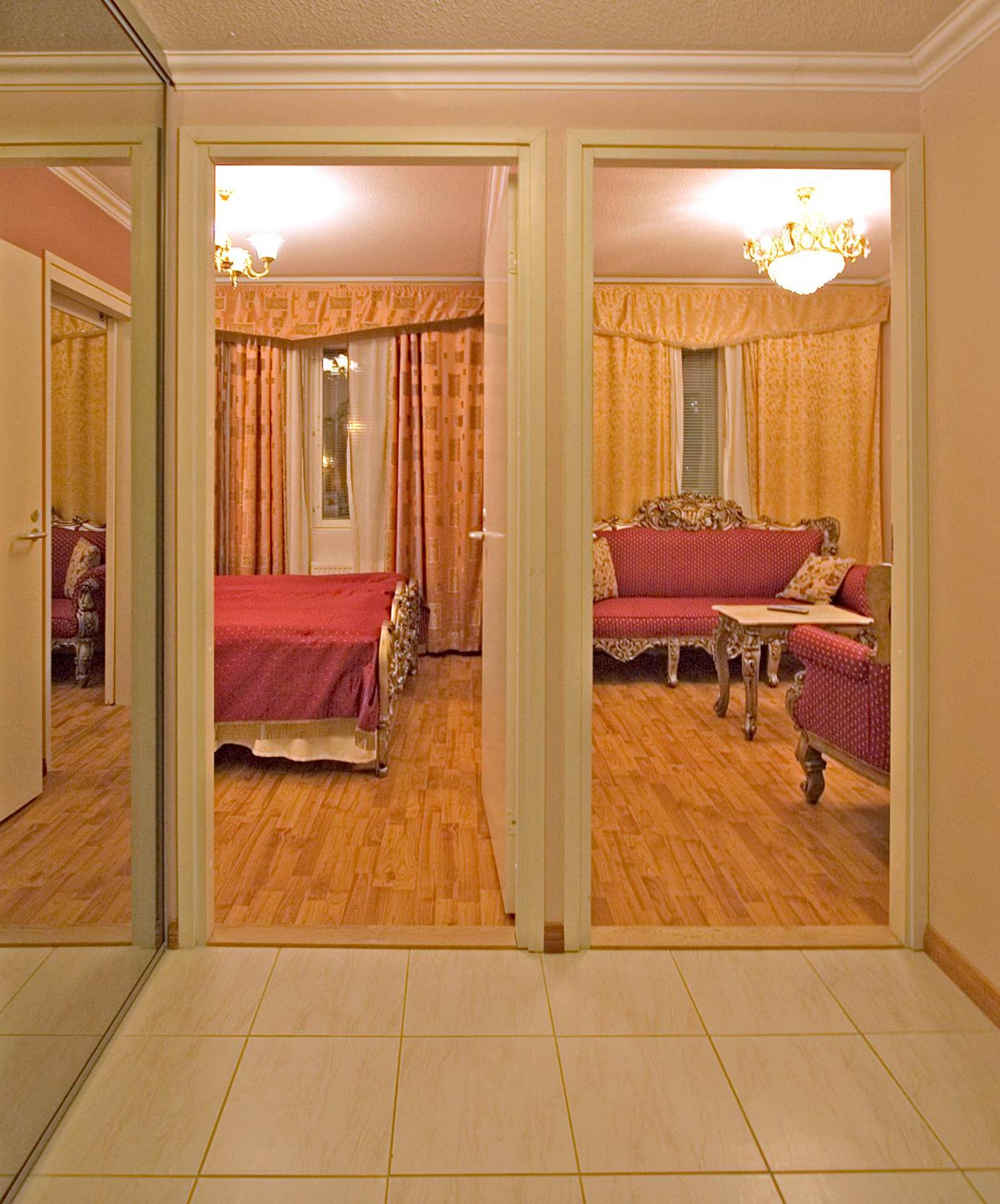 Photo of the whole room