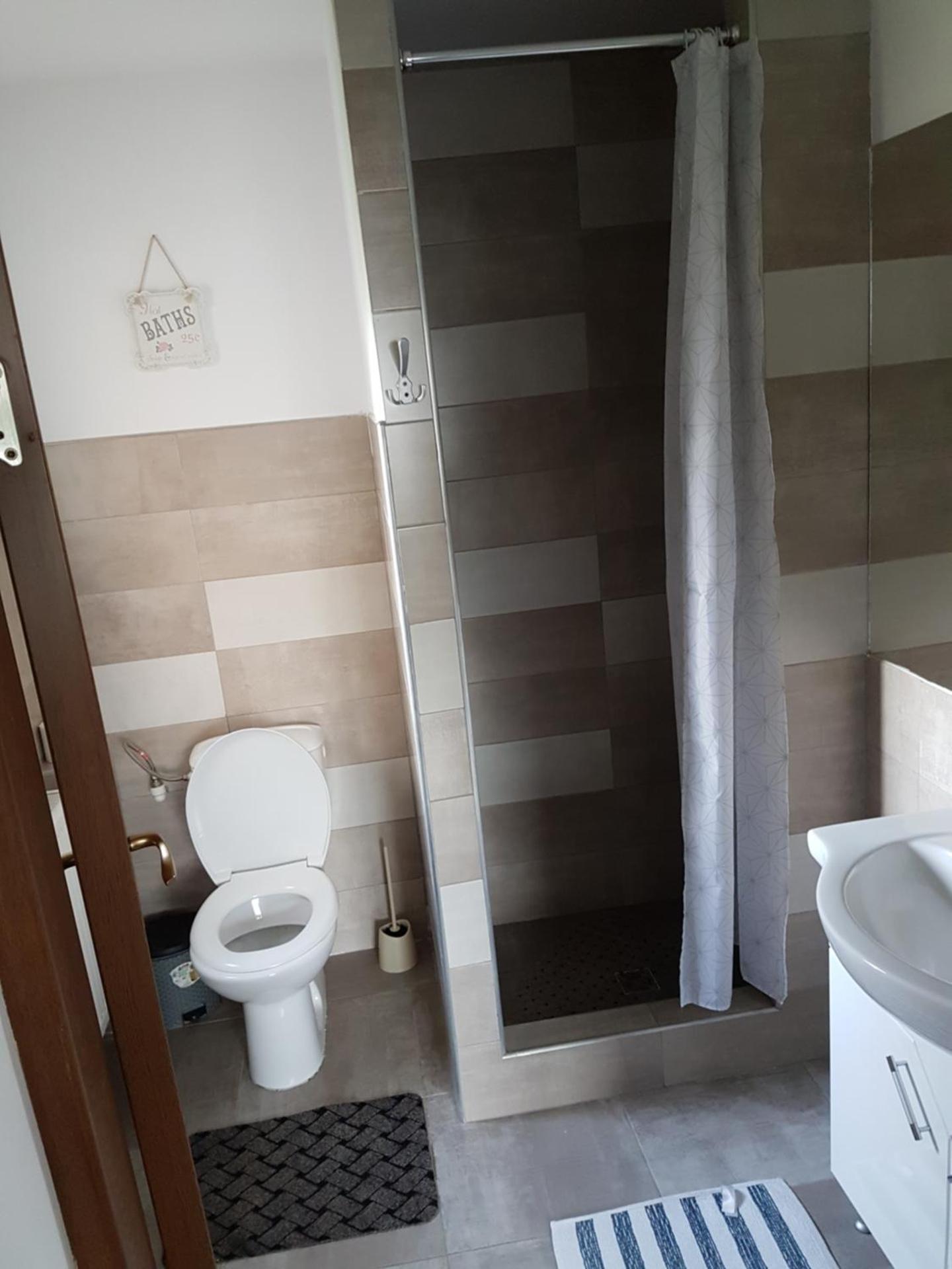 Quadruple Room with Private Bathroom