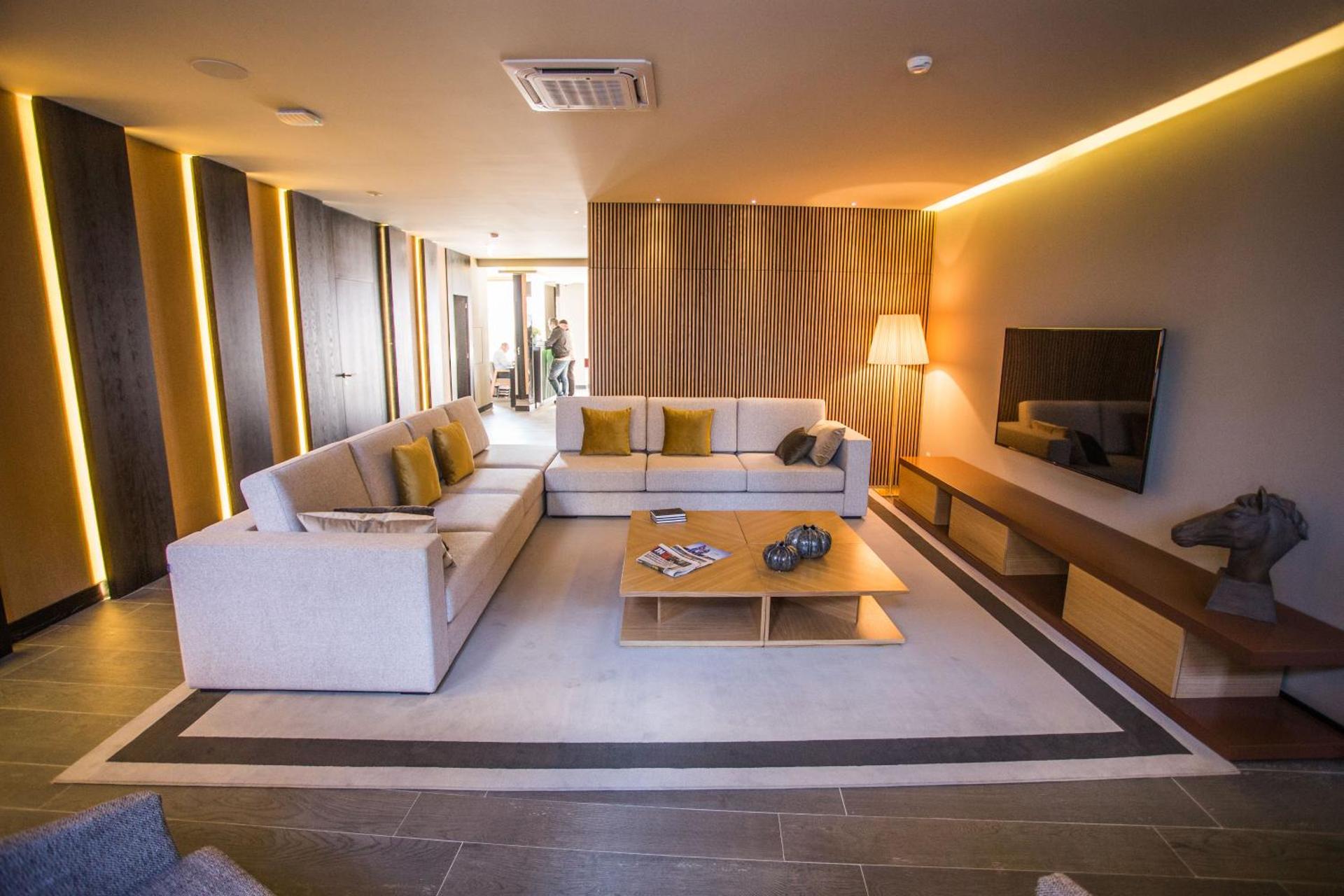 Communal lounge/ TV room