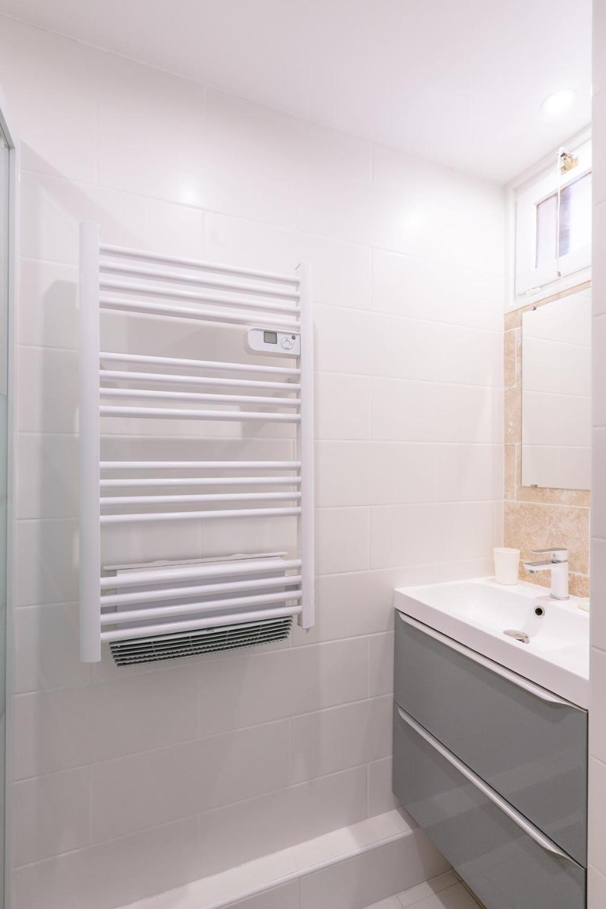 Appart 6 pers vue mer-piscine-parking-clim-wifi