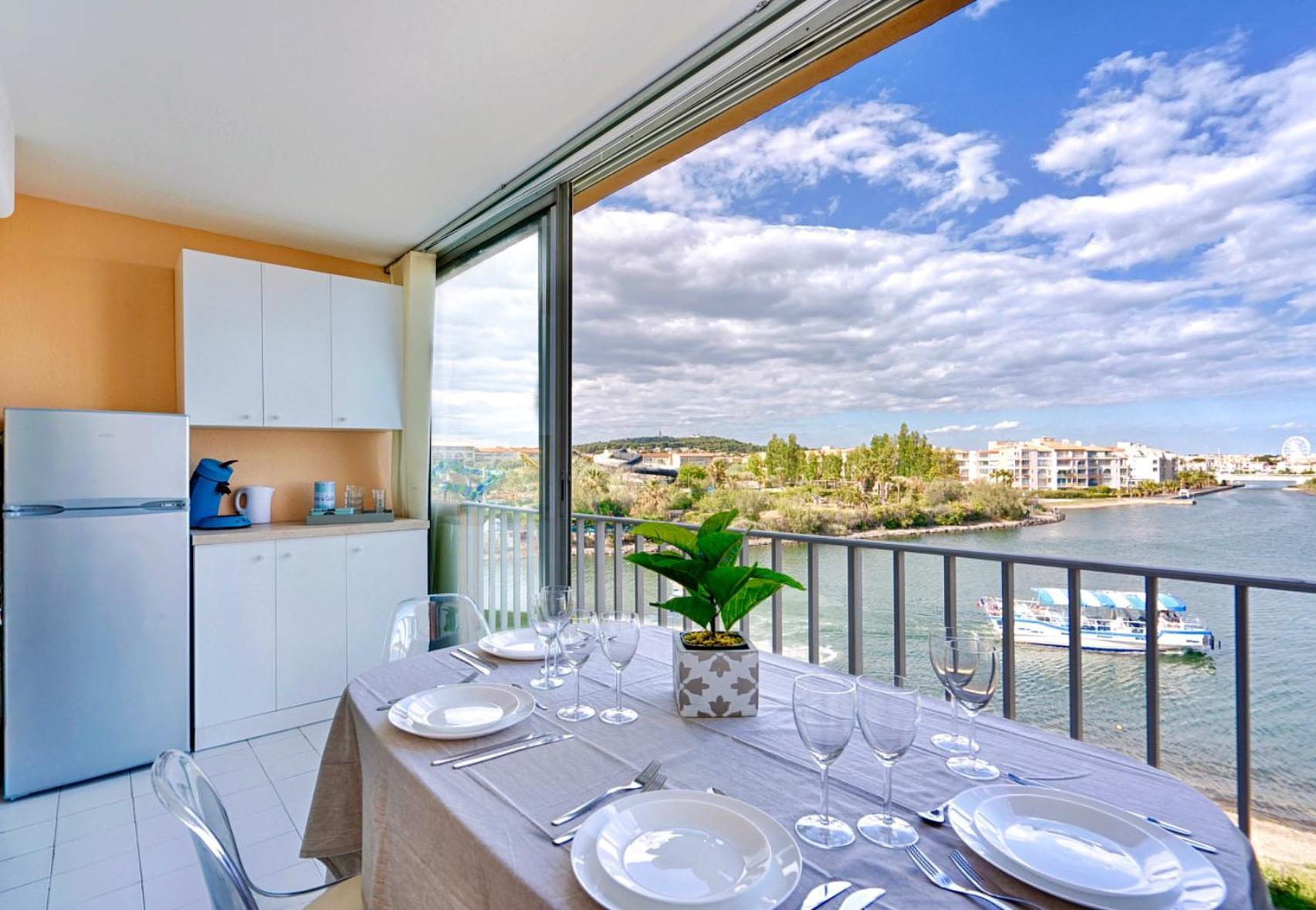 Appart 6 pers vue mer-piscine-parking-clim-wifi