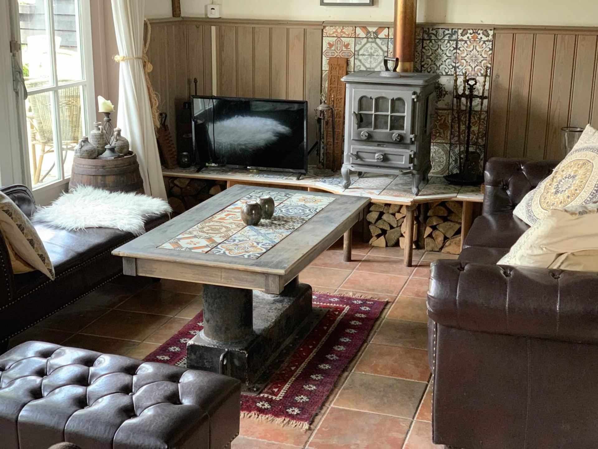 Communal lounge/ TV room