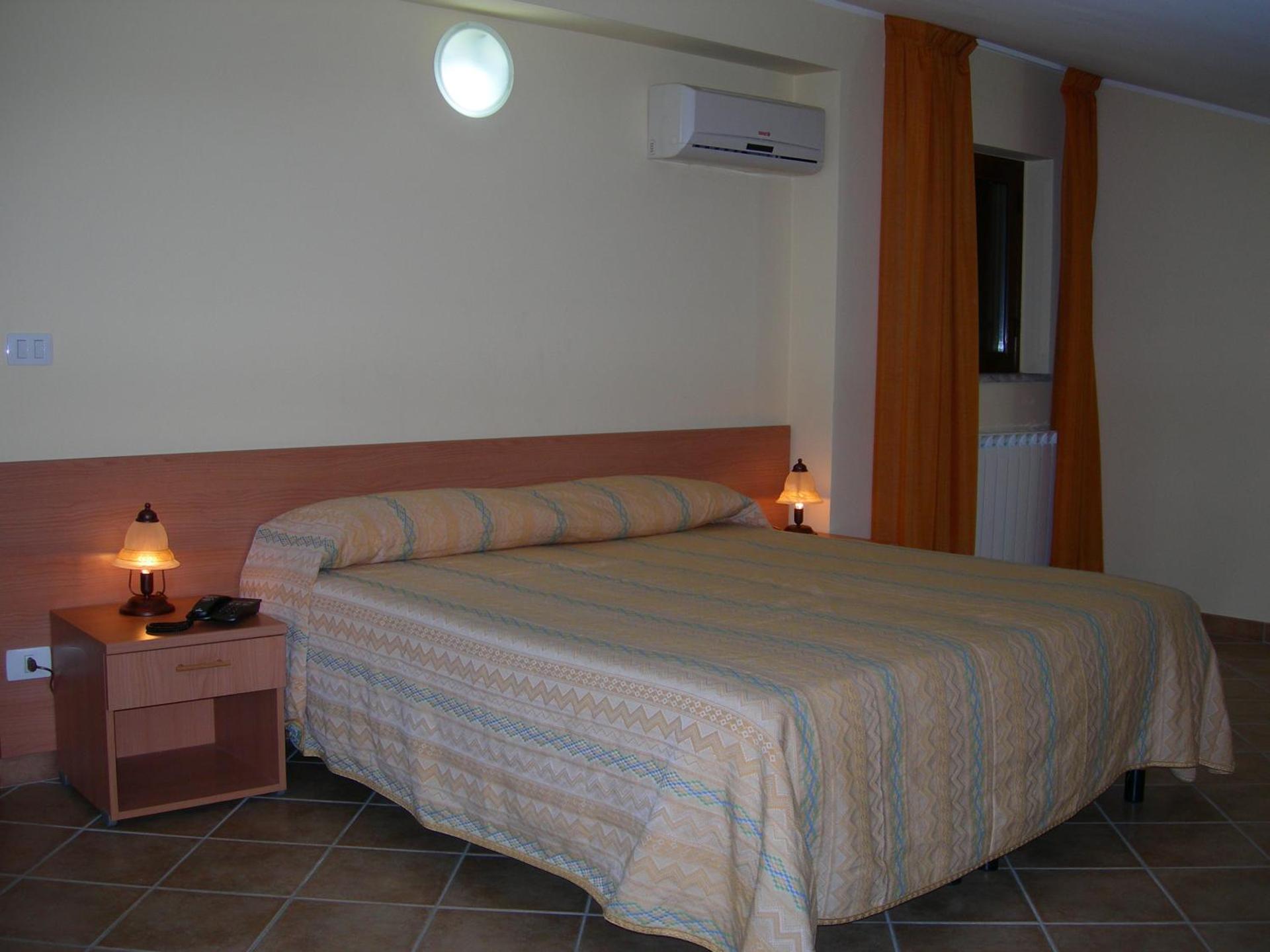 Caffè Nuovo 2 Holiday Rooms