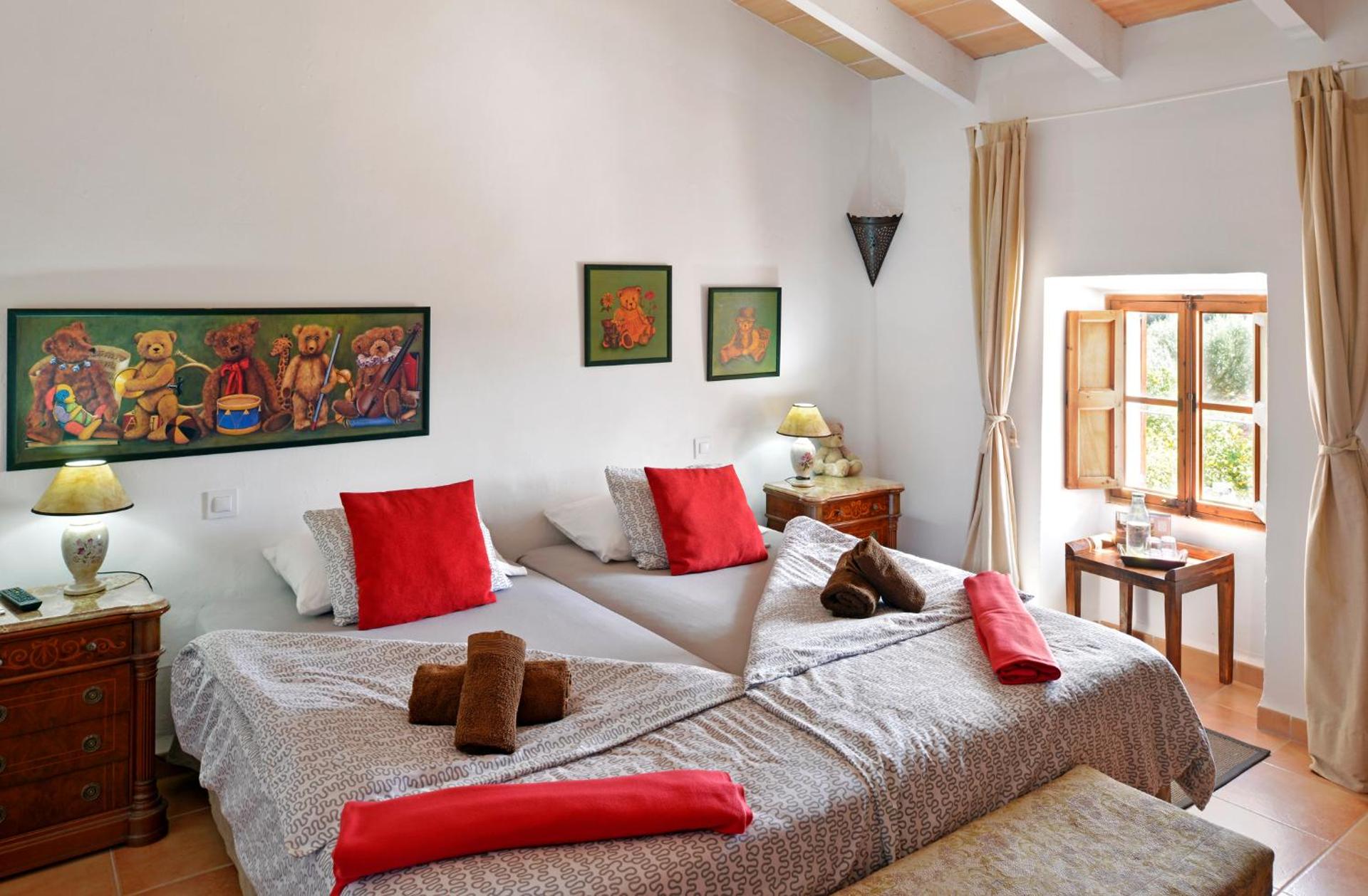 Photo of the whole room