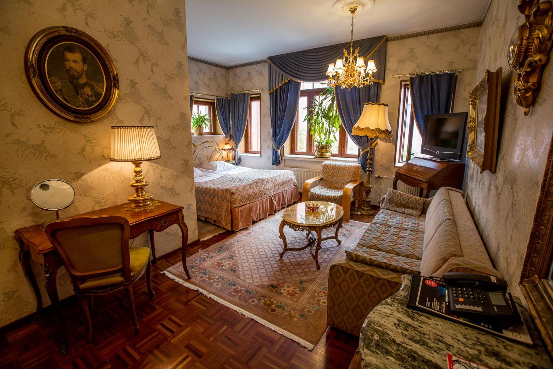 Photo of the whole room