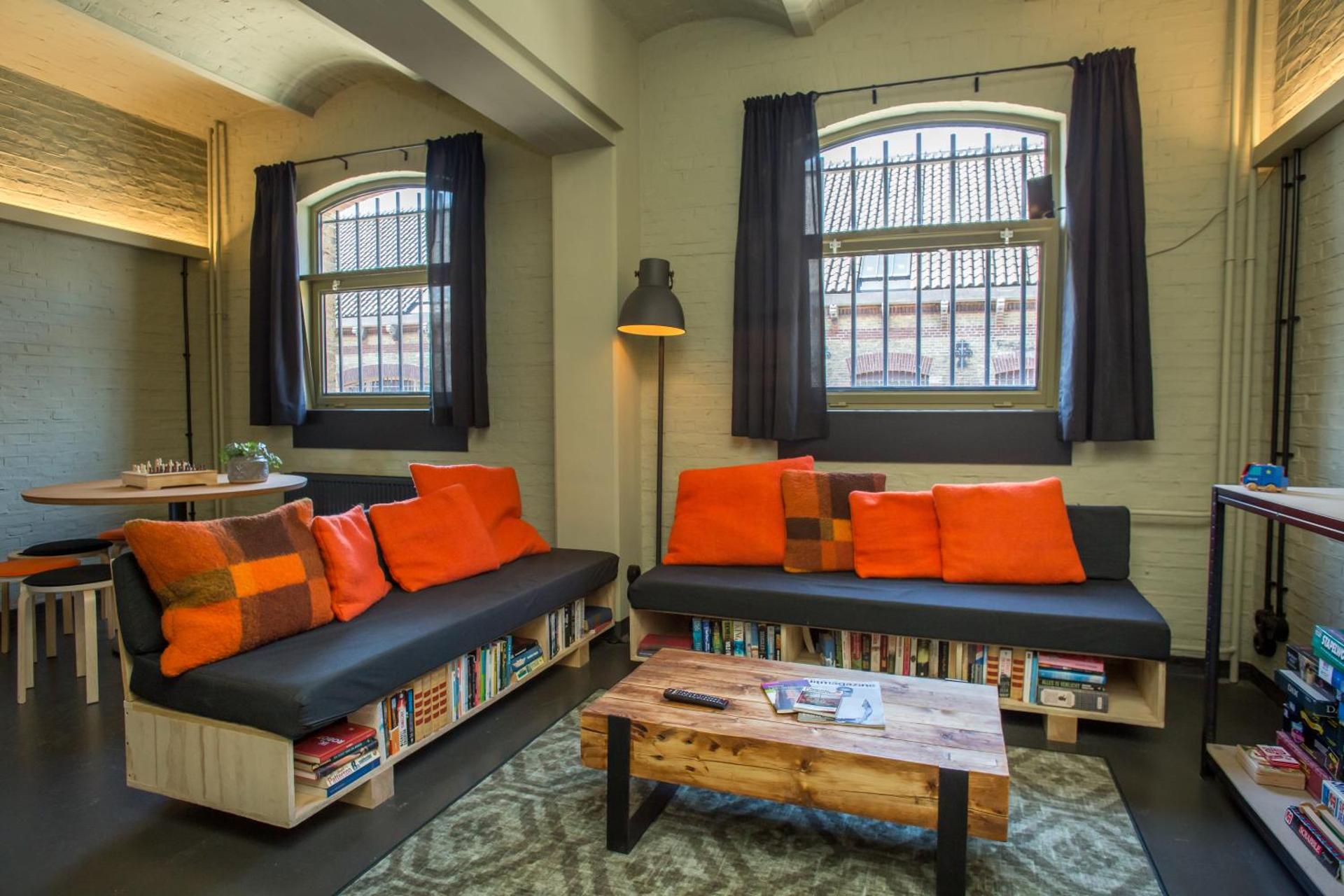 Communal lounge/ TV room