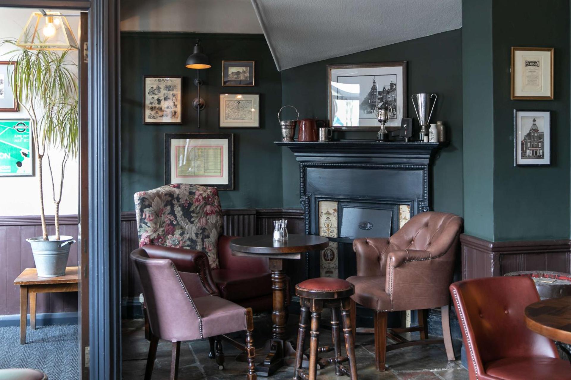 Communal lounge/ TV room