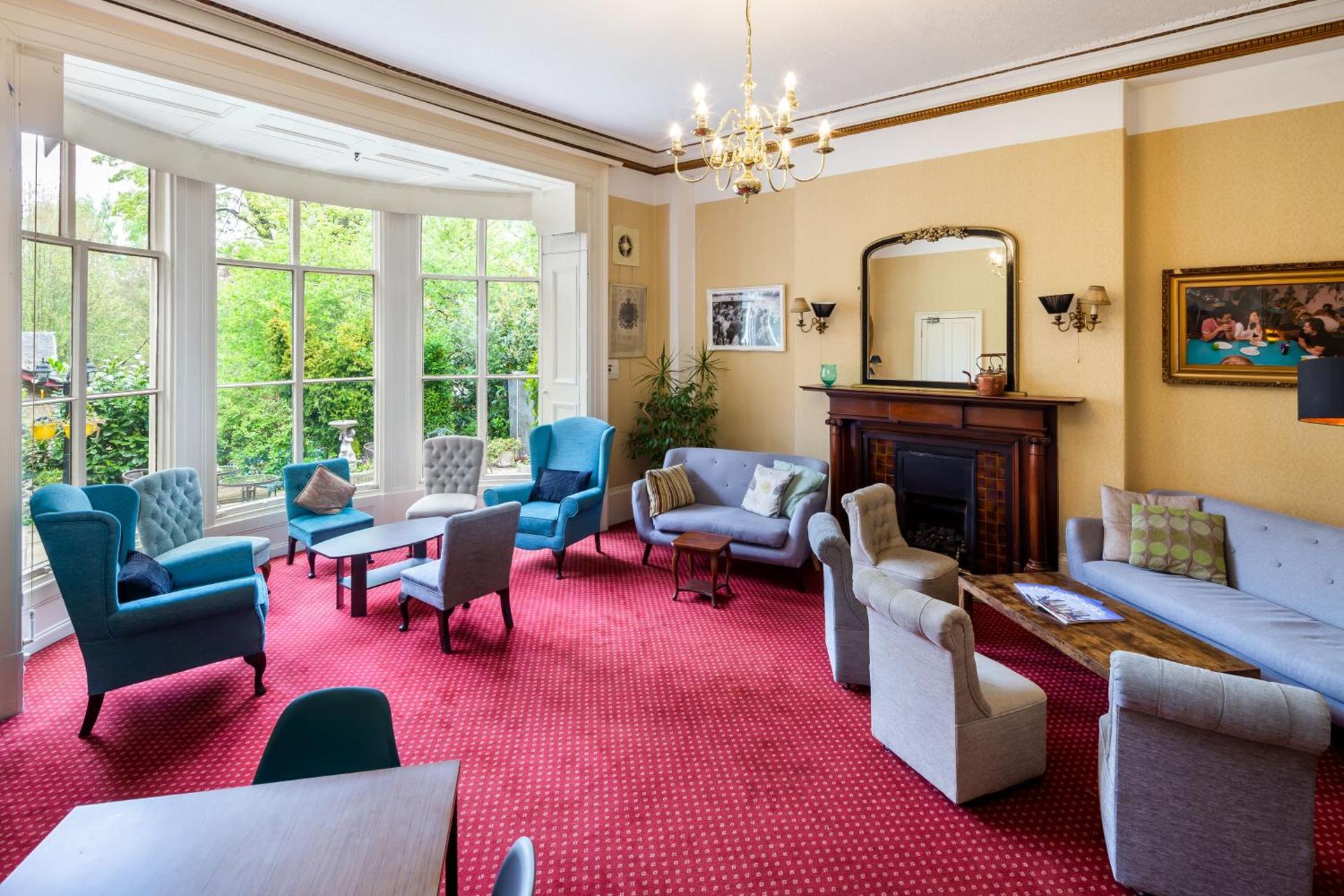 Communal lounge/ TV room