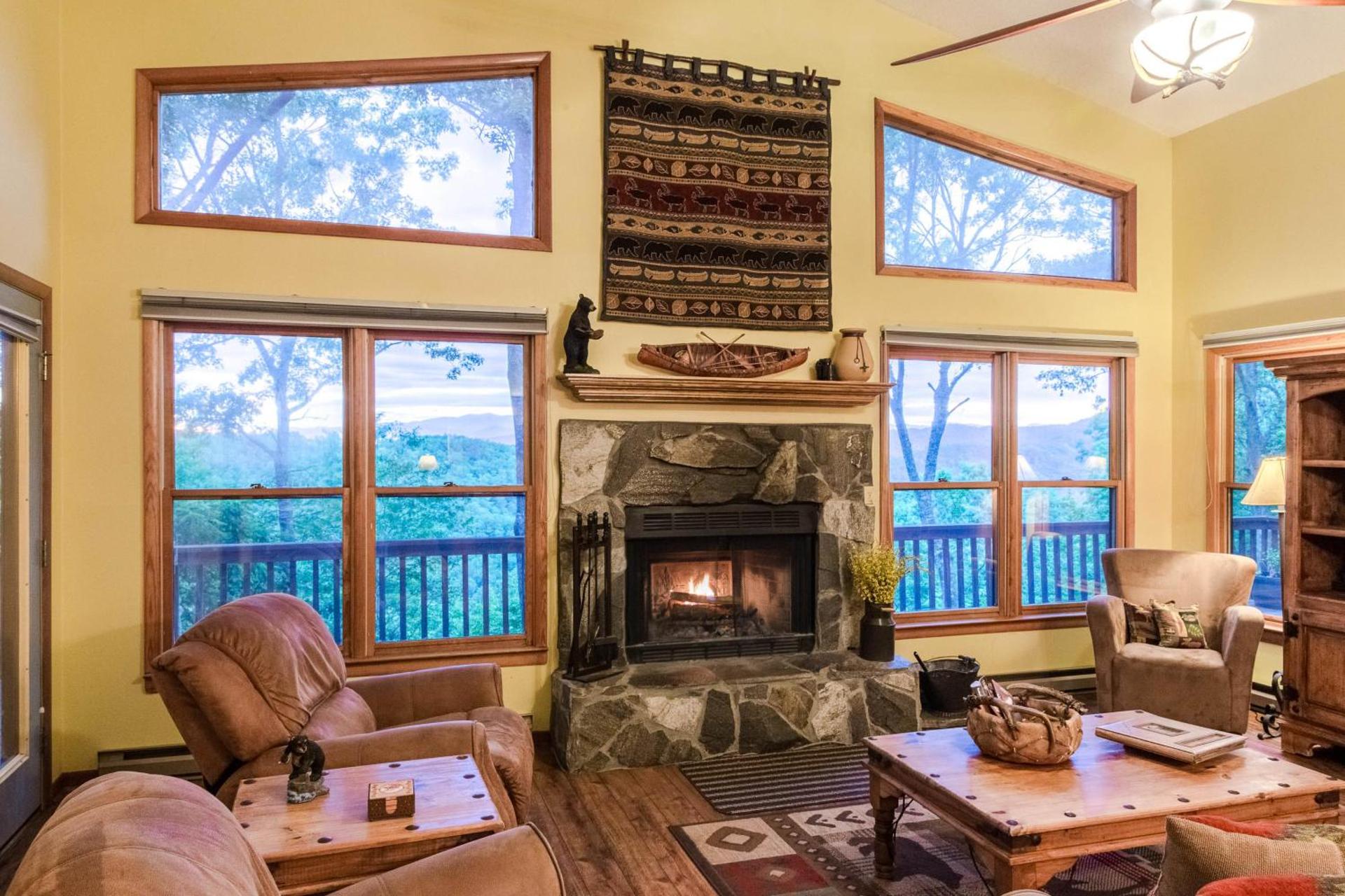 3 Bed 3 Bath Vacation home in Sylva