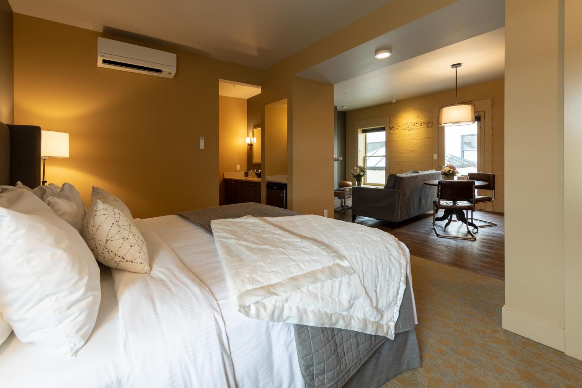 Photo of the whole room