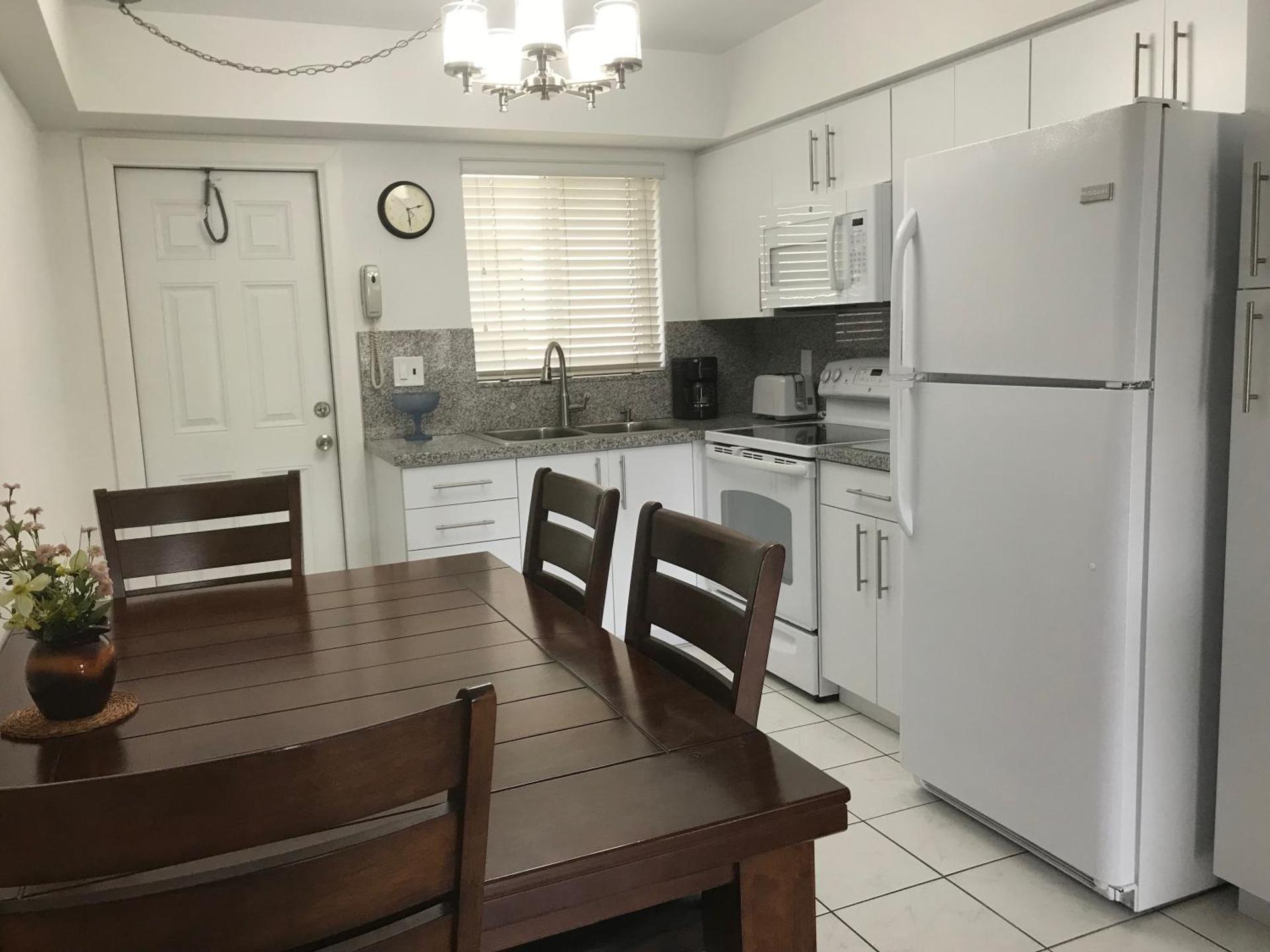 Shell Motel Hollywood