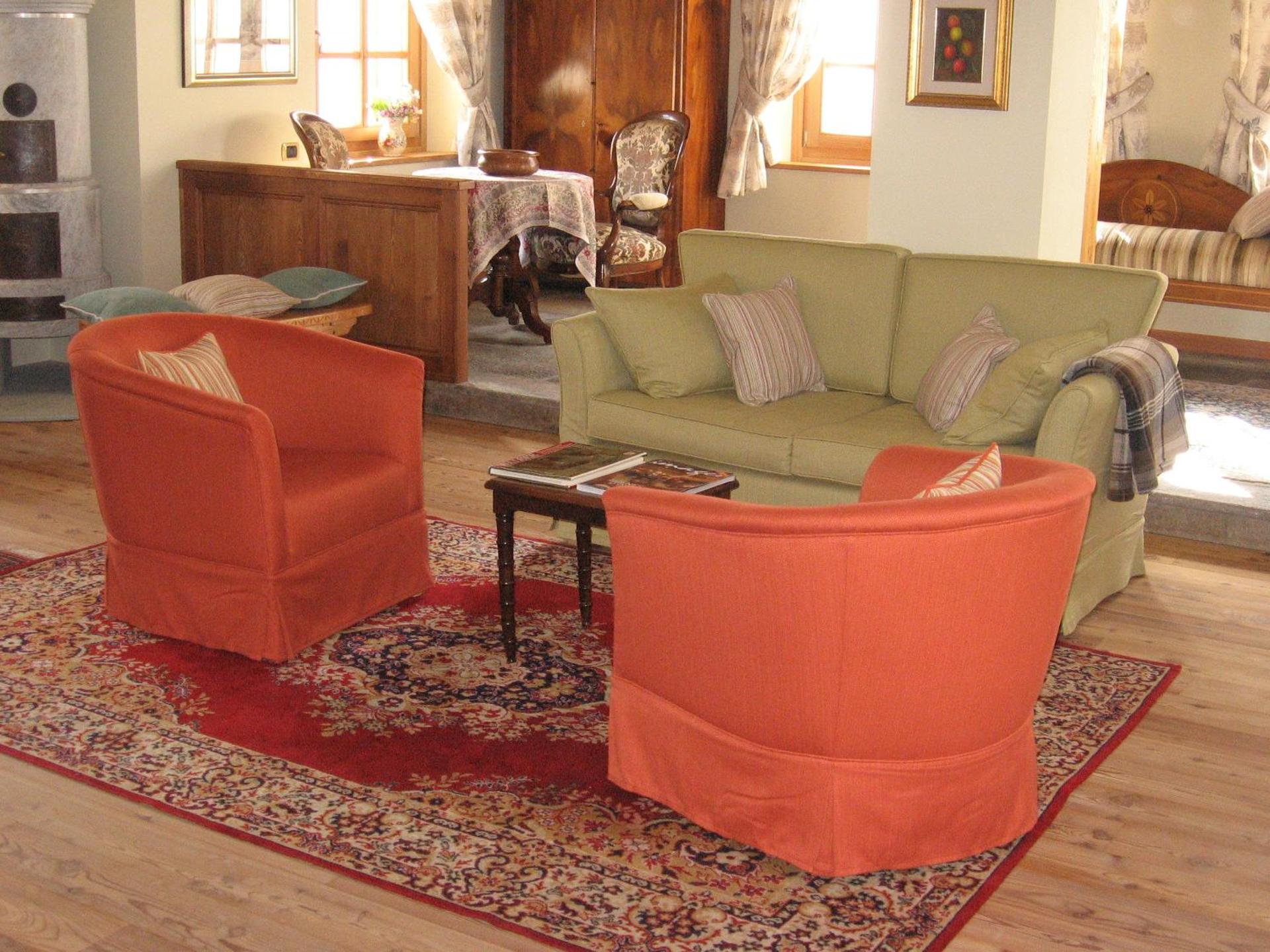 Communal lounge/ TV room