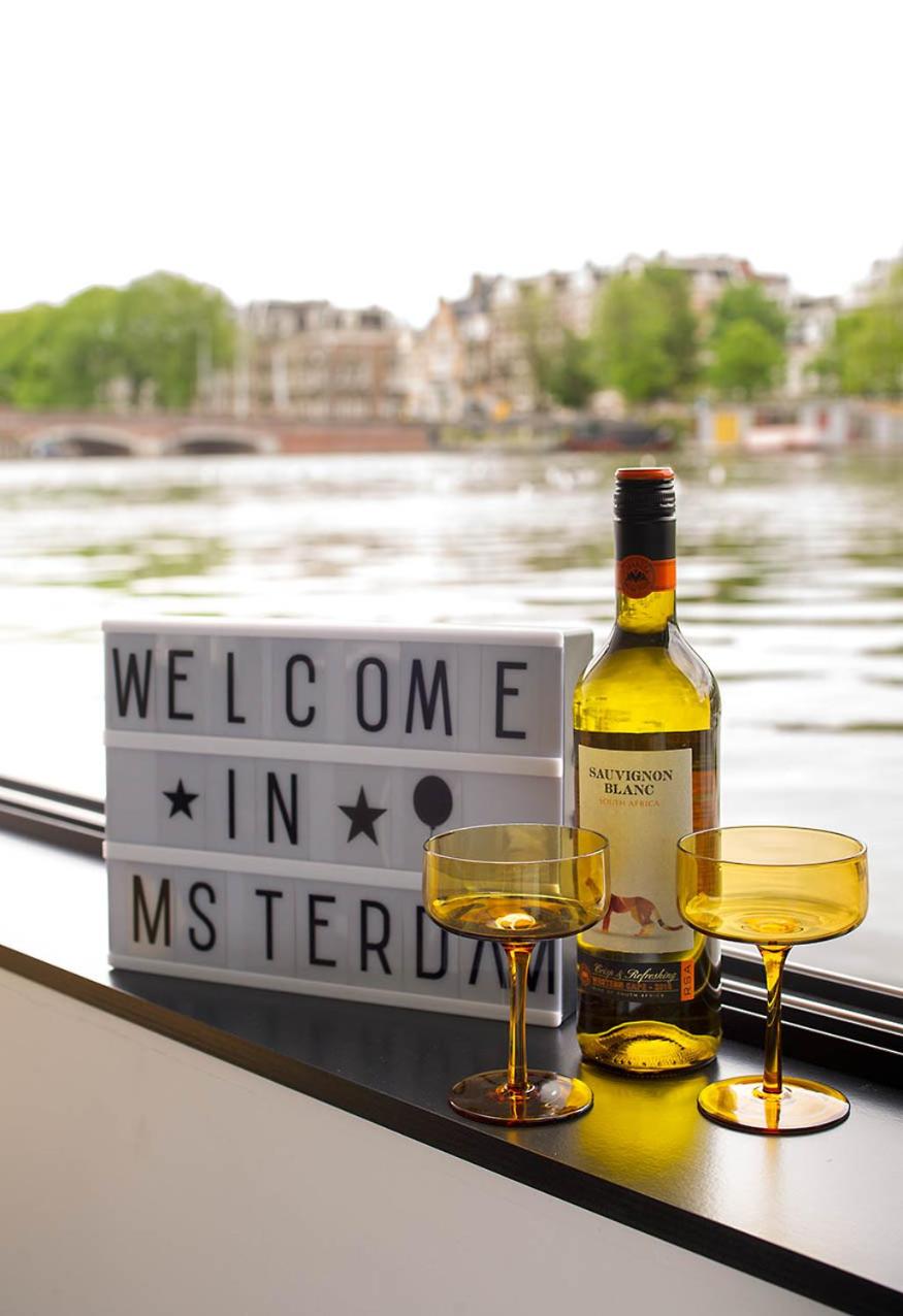 Houseboat Amsterdam - Room with a view