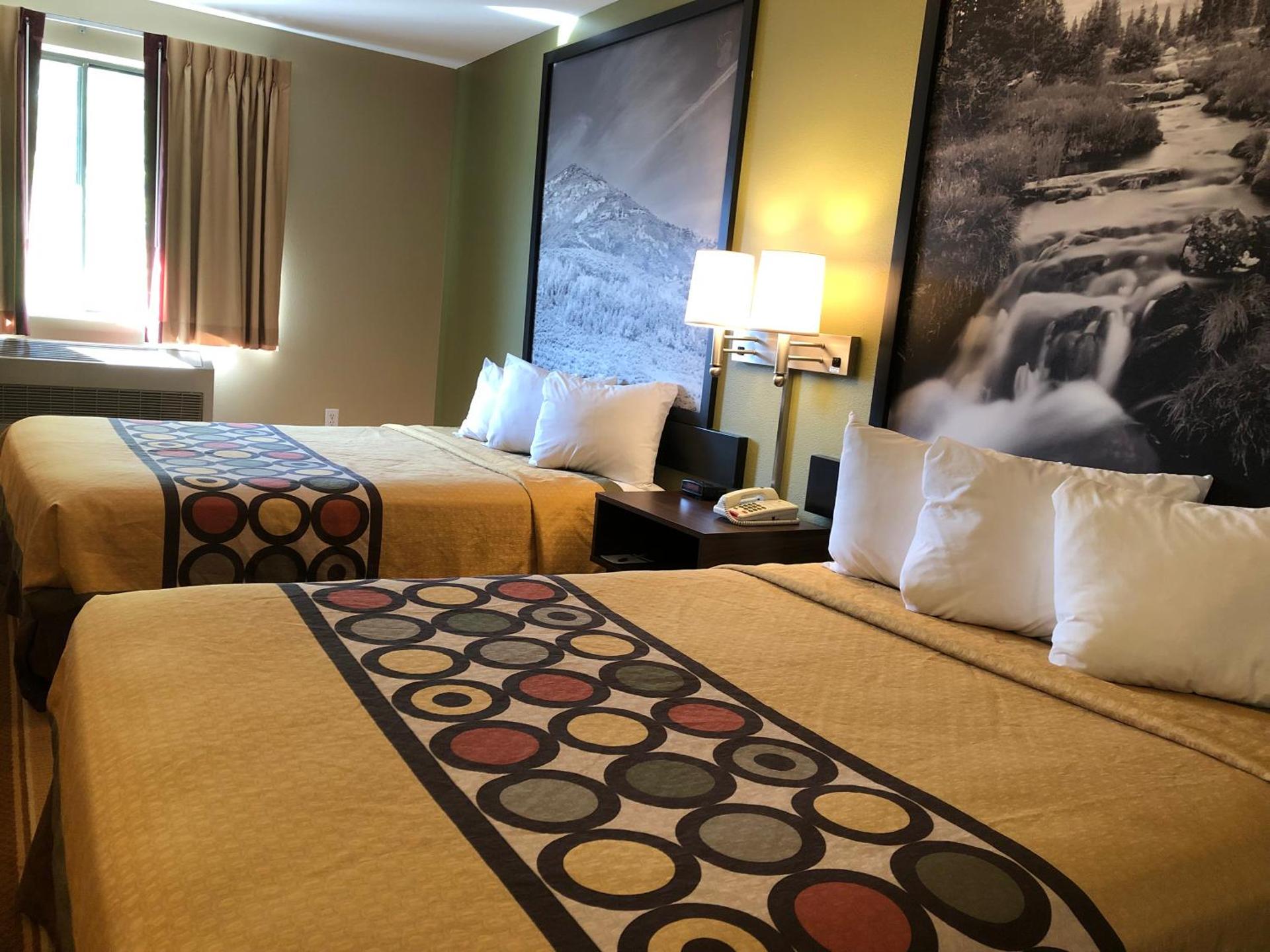 Queen Room with Two Queen Beds - Non-Smoking