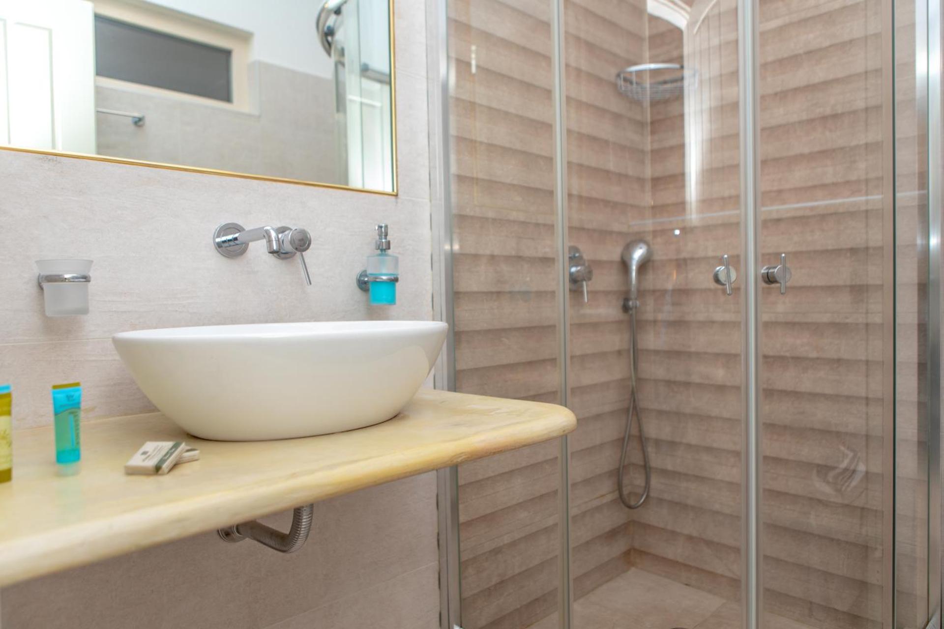 Naxos Illusion Nikos Verikokos