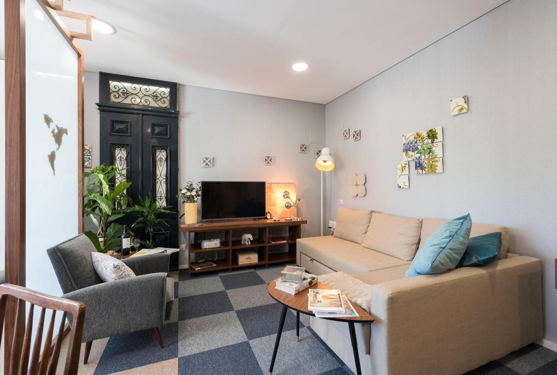 CN150 boutique studio, charming flat