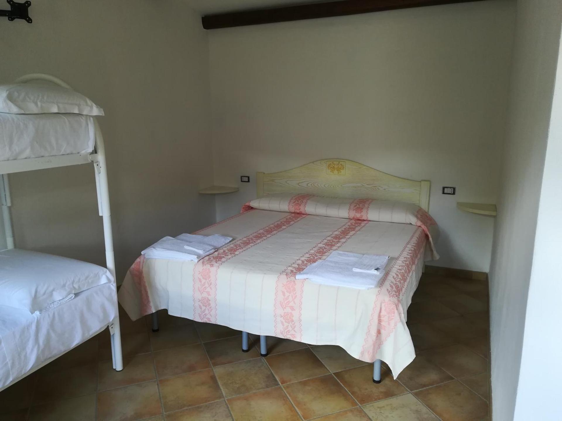 Camera Economy Matrimoniale/Doppia con Letti Singoli