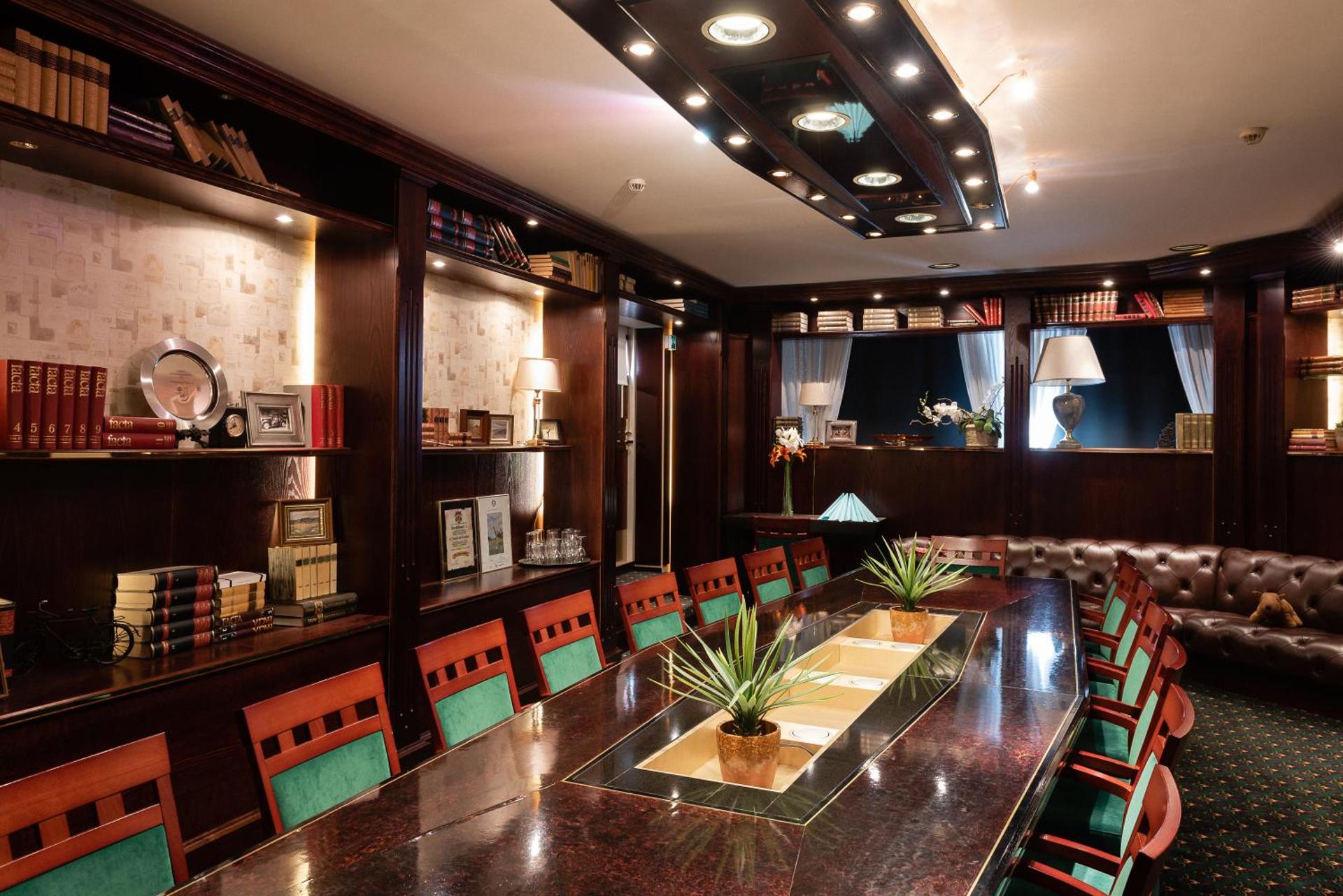 Meeting/conference room