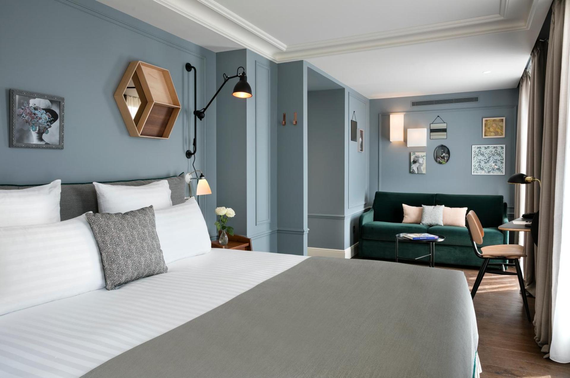 Photo of the whole room