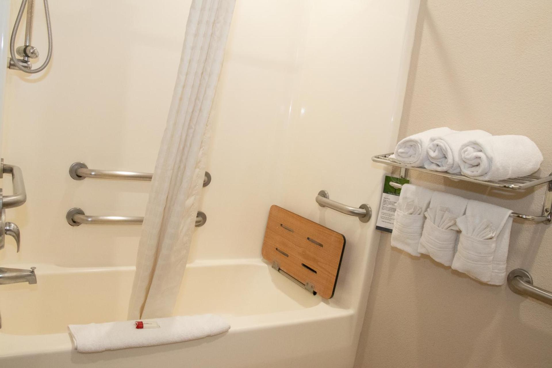 Microtel Inn & Suites Lodi