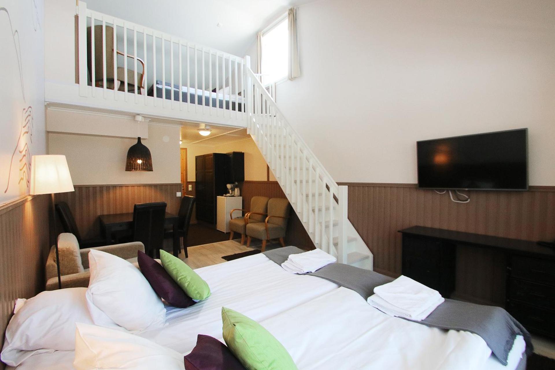 Communal lounge/ TV room