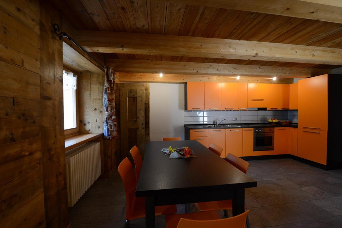 Vieilles Maisons D'Introd