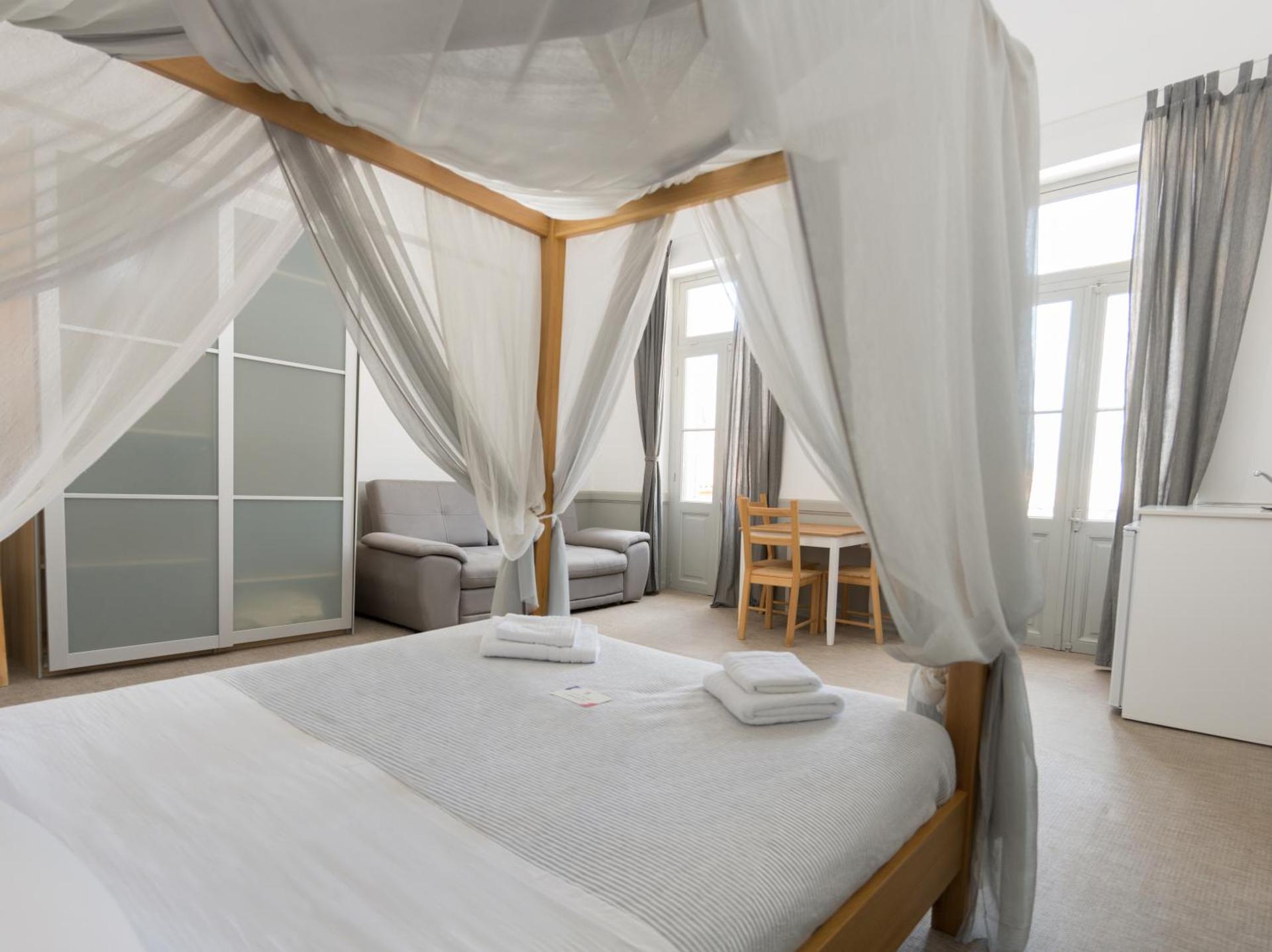 Junior Suite with Sea View and Balcony