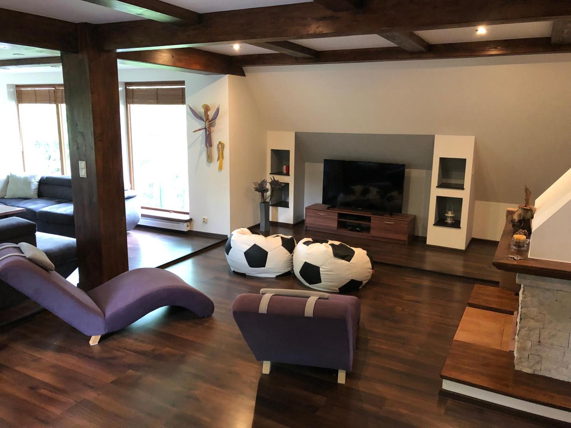 Communal lounge/ TV room