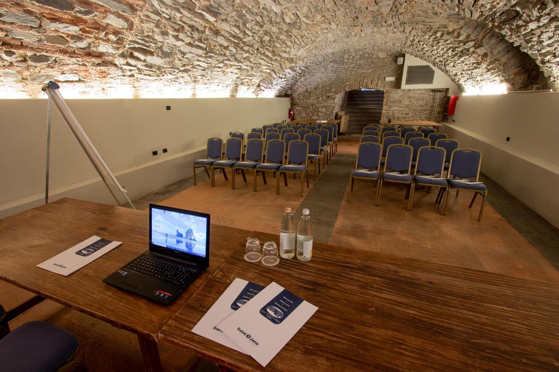 Meeting/conference room