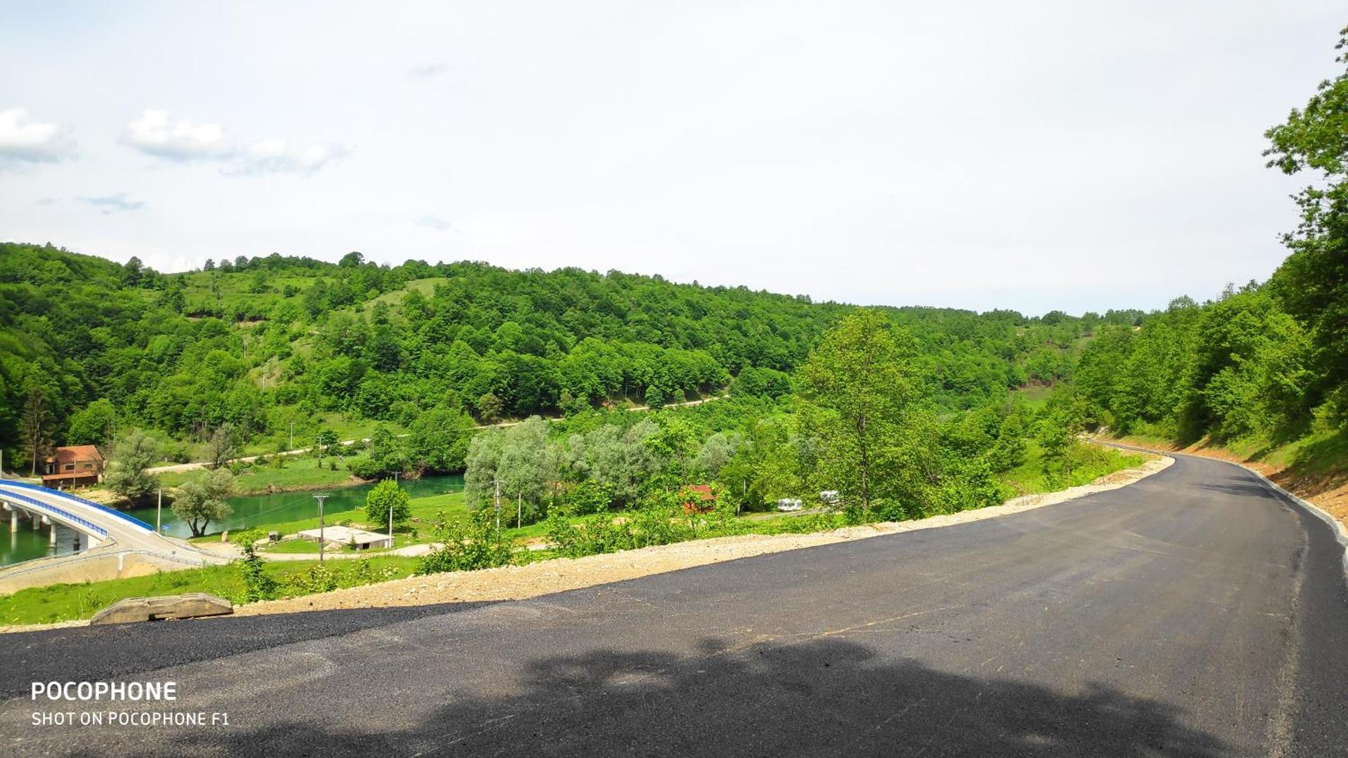SMARAGD RIVER near Rastoke & Plitvice Lakes