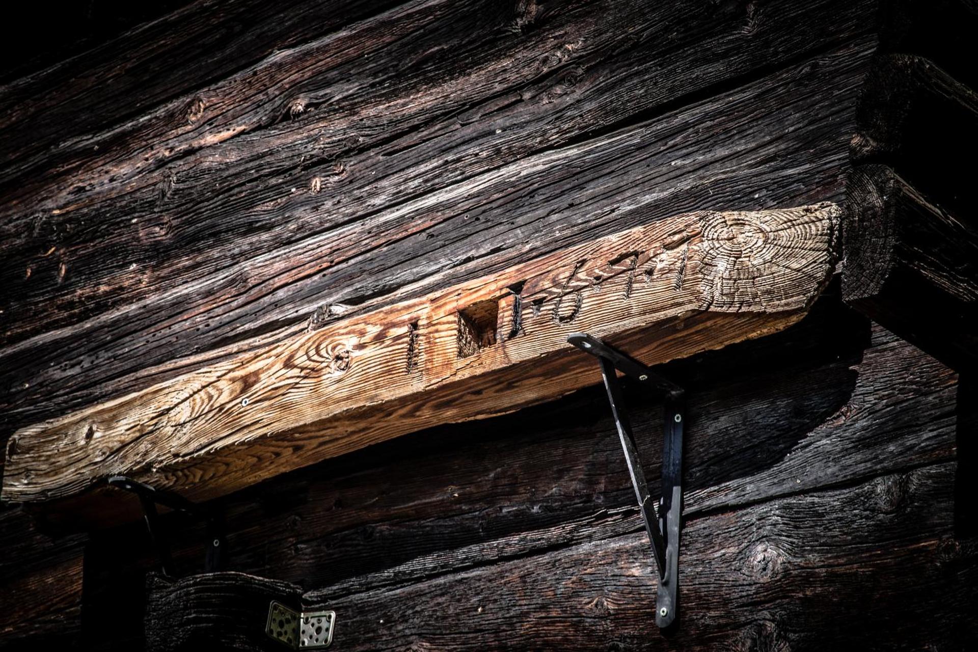 Logo/Certificate/Sign