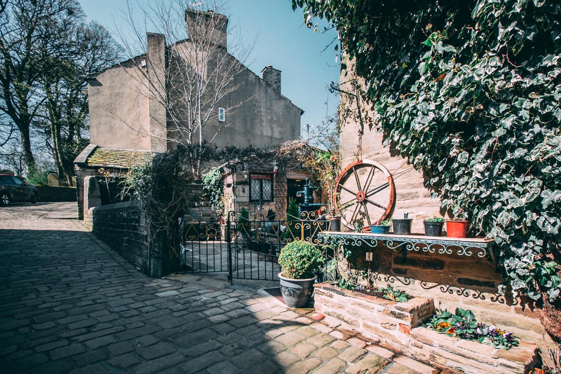 Wool Combers Rest & Brönte Parsonage - Haworth