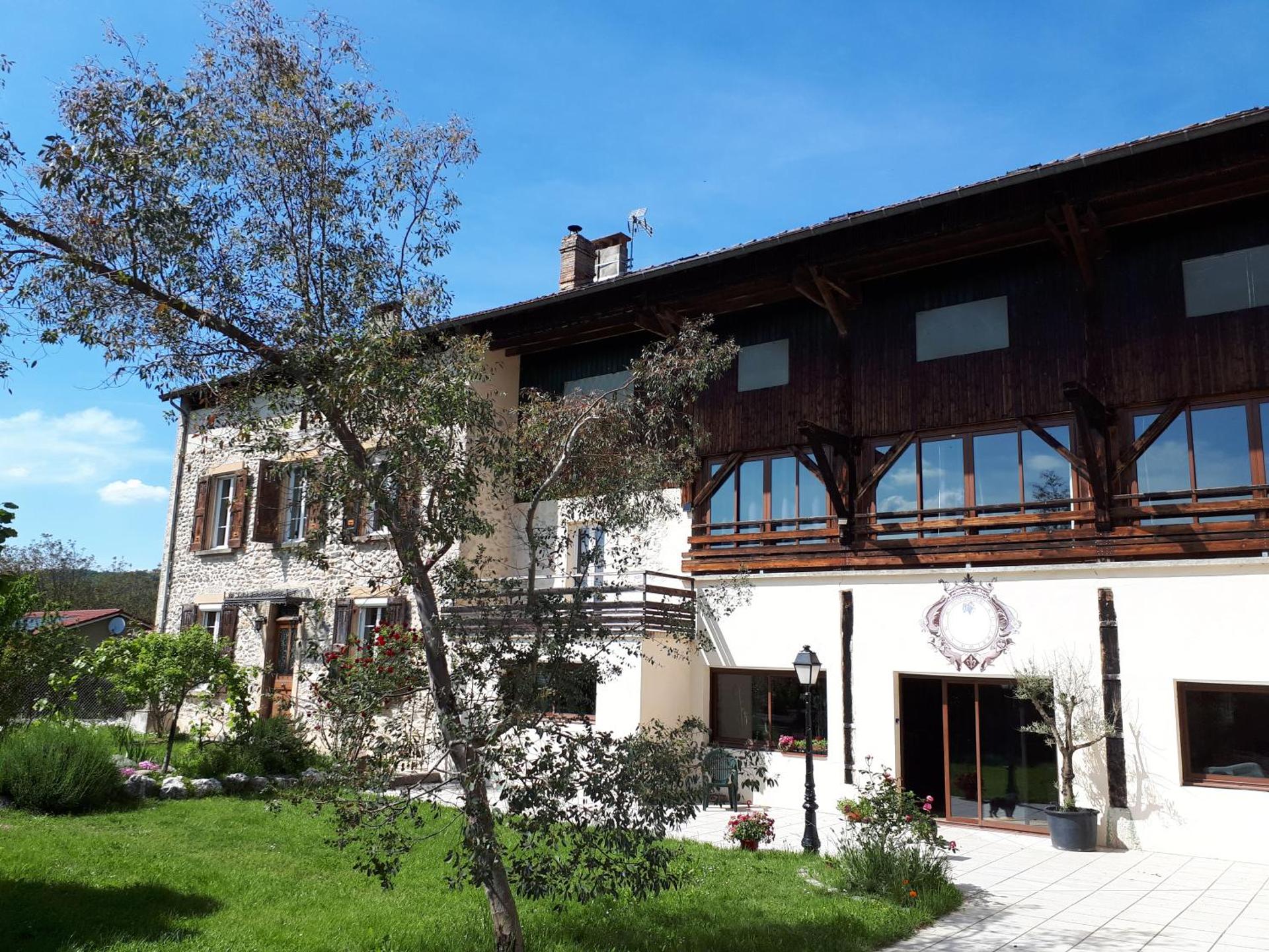 Chambres d'Hôtes La Noyeraie