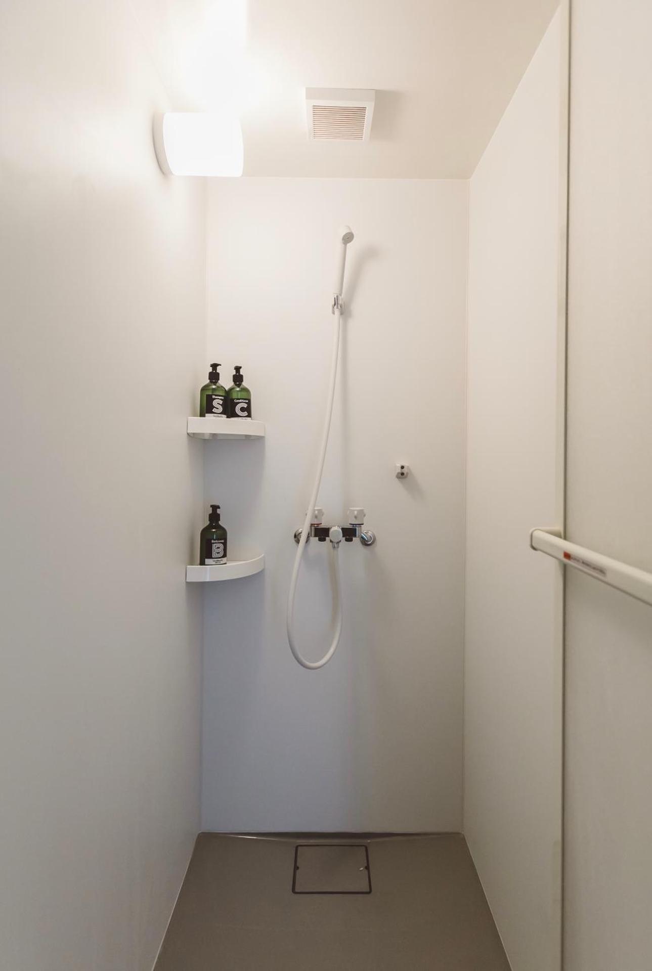 Køjeseng i blandet sovesal