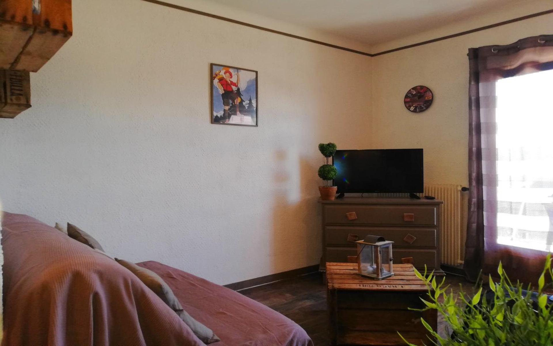 Le 1800 - Vue sur la chaîne des Pyrénées - Plein Sud