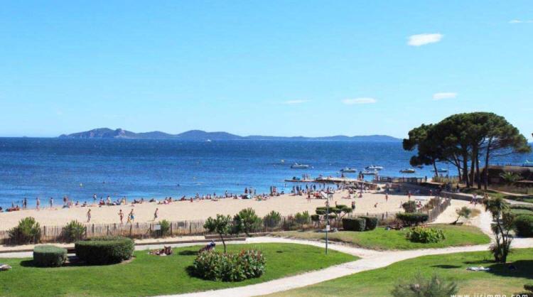 Studio rénové balcon ensoleillé et calme