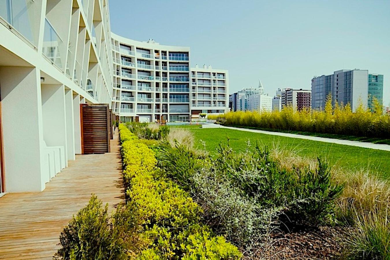 New loft with swimming pool at Parque das Nações!