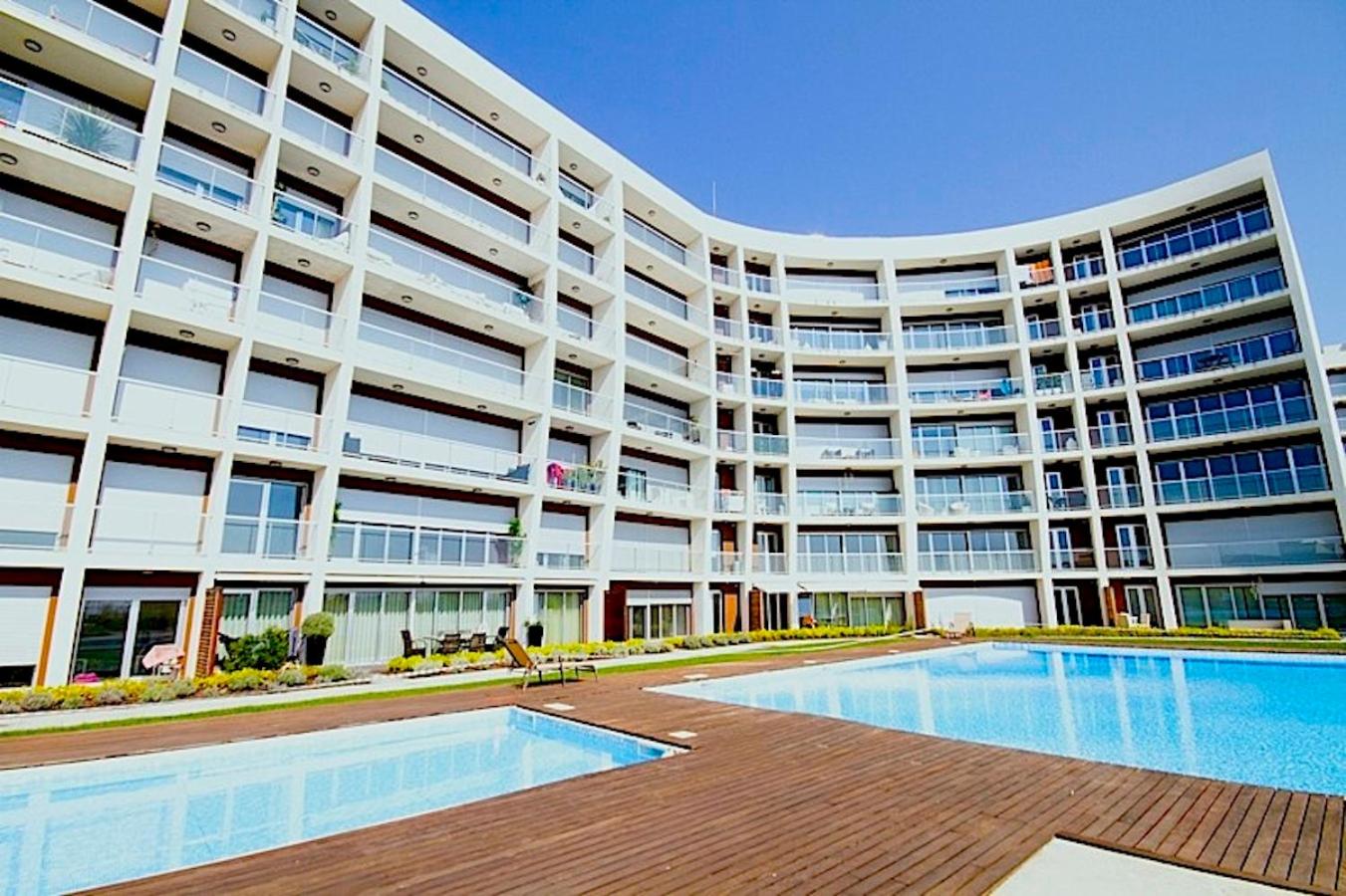 New loft with swimming pool at Parque das Nações!