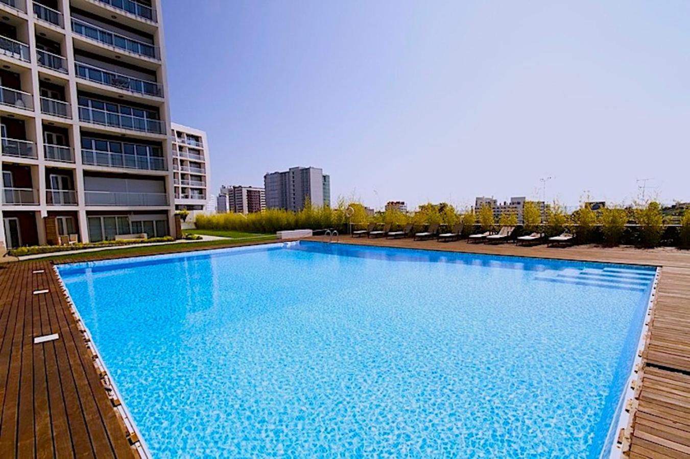 New loft with swimming pool at Parque das Nações!