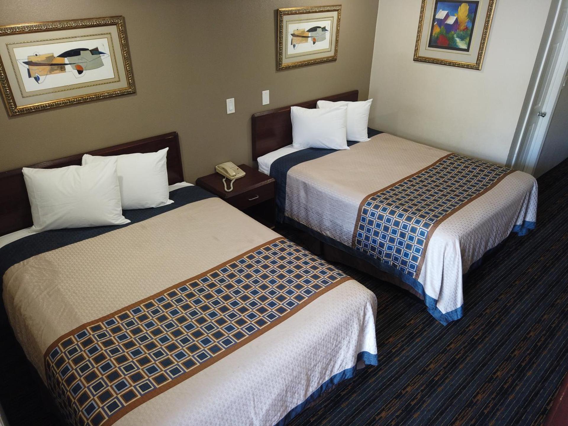 Deluxe Queen Room with Two Queen Beds