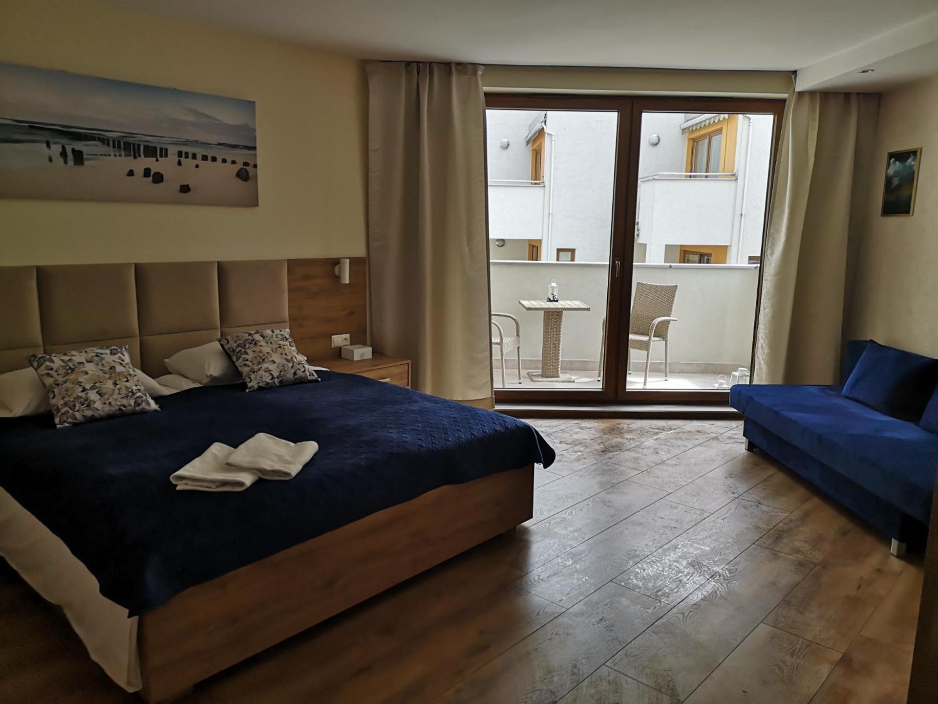 Apartment with Shower