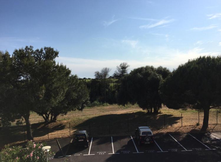 Studio rénové balcon ensoleillé et calme