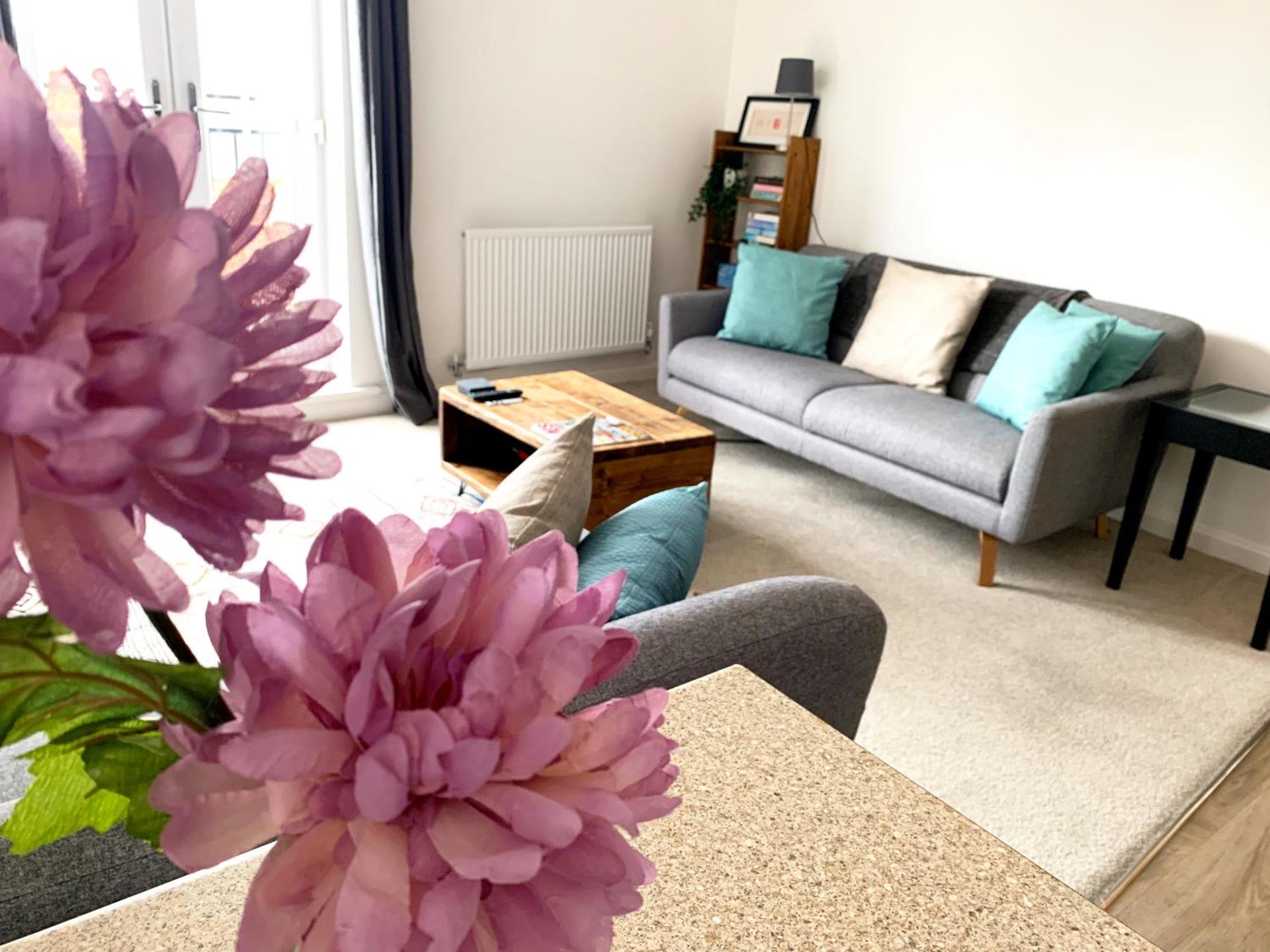 Home Crowd Luxury Apartments