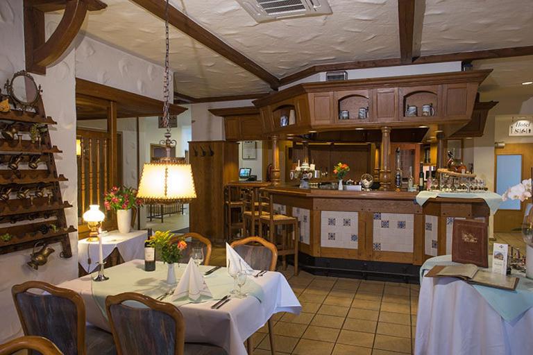 Restaurant/places to eat